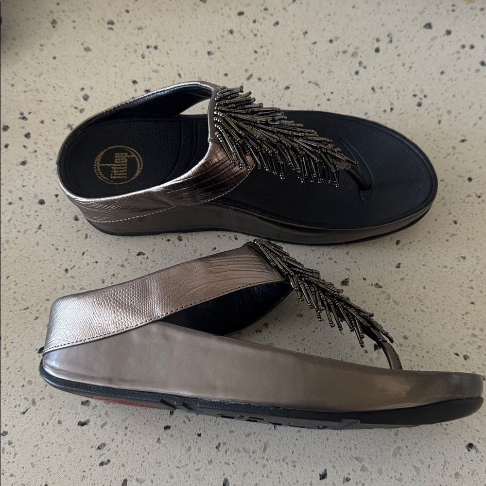 FitFlop Metallic Pewter Beaded Fringe Wedge Thong Comfort Sandals Women’s Size 7 - Picture 12 of 12